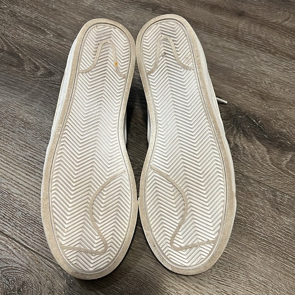 Nike Blazer Low White with Gold Swoosh - Picture 4 of 5